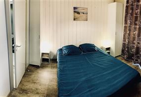 chambre lit double - Location chalet Pornic - 6/8 personnes - Camping Le Port Chéri  Pornic
